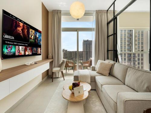 Modern 1BR with Cinema, Pool and Gym Dubai Hills