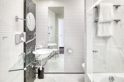 Koupelna v ubytování Vienna House by Wyndham Martinspark Dornbirn
