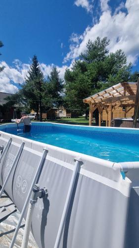 Πισίνα στο ή κοντά στο Bieszczadzki Zakamarek