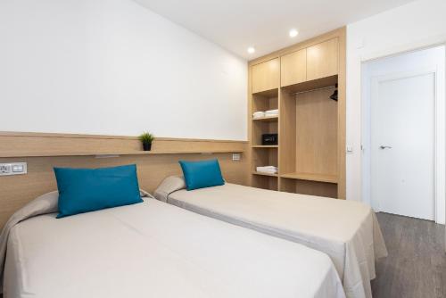 Rentalmar Zahara family suites