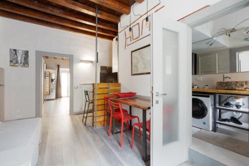 GuestHost - Stylish Industrial Flat near Navigli