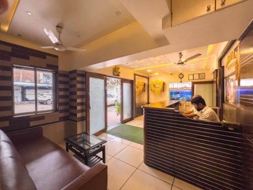 TV a/nebo společenská místnost v ubytování Hotel Dwaraka