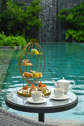 Kolam renang di atau dekat dengan Marriott Executive Apartments, Bangkok Townhall Sukhumvit
