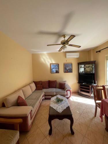 Leo Apts