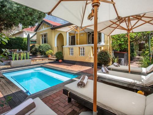 Tom's Guest House