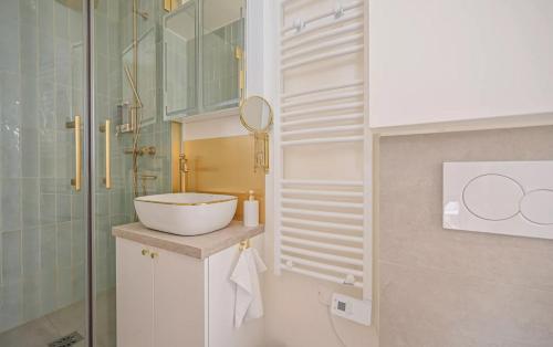 Chez Lucette Studio 17e Paris