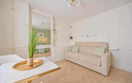 Chez Lucette Studio 17e Paris