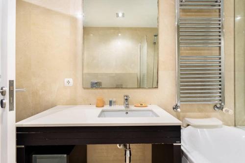 GuestReady - Stunning Design Apartments in Chiado