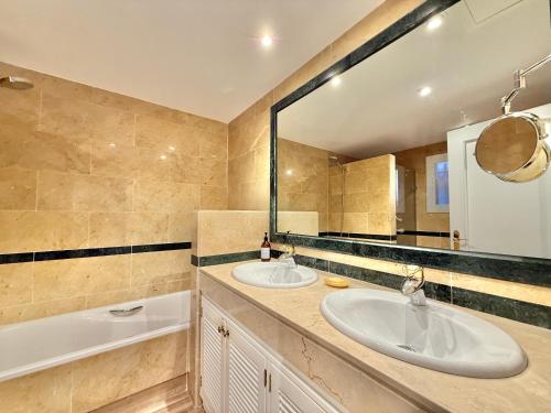 Sea Breeze Luxury Hacienda Elviria - EaW Homes