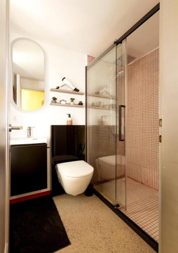 Studio Silver - Central City - Free Parking