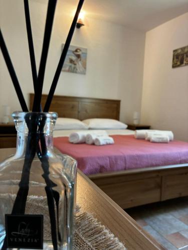 Ένα ή περισσότερα κρεβάτια σε δωμάτιο στο FatimApartments