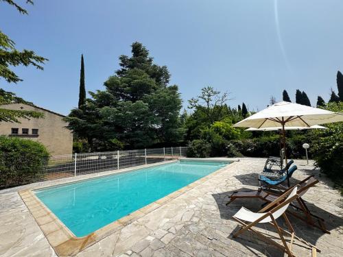 La Provençale - Piscine - Chambres climatisées