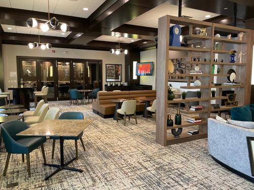 Posezení v ubytování Holiday Inn Hotel & Suites Chicago Northwest - Elgin by IHG