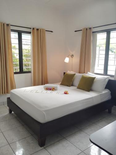 Roche Kerlan Apartments photo 2