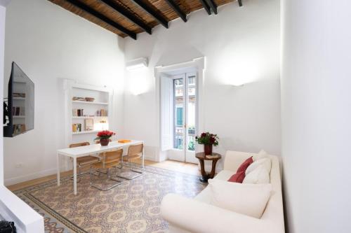Casa Crispi 51