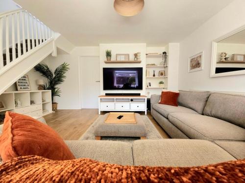 Χώρος καθιστικού στο 3BR - Luxury Home Away From Home - Contractor Digs - Near LGW Airport