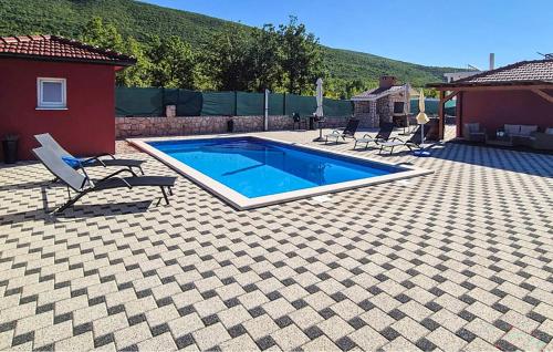 Beautiful Home In Slivno