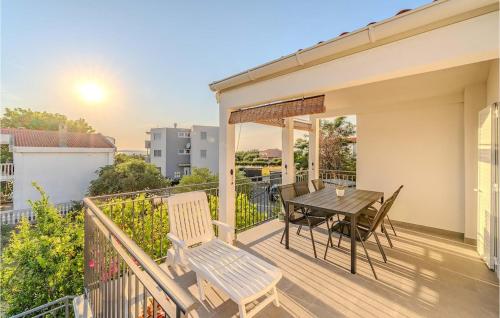 Lovely Apartment In Nin With House Sea View