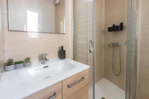 Ένα μπάνιο στο TrendyHomes El Faro de Almería