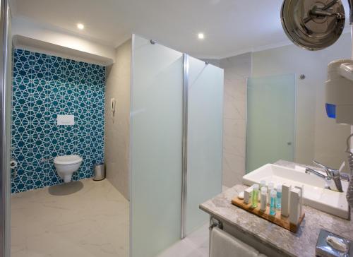 Imagen de la galería de Paloma Marina Suites - Adult Only, en Kusadasi