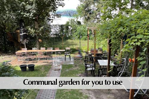 Calm City Escape - 75m2 Central Berlin Altbau-Apartment, 2BR, Smart-TV, Garden photo 25