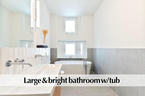 Calm City Escape - 75m2 Central Berlin Altbau-Apartment, 2BR, Smart-TV, Garden photo 15