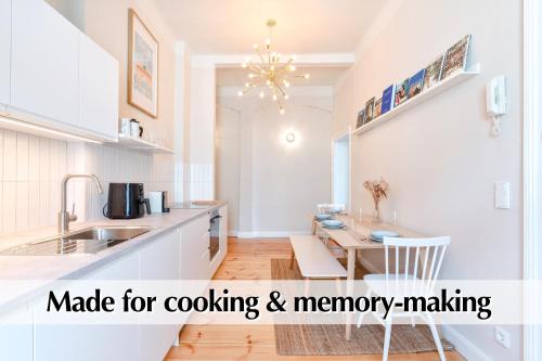 Calm City Escape - 75m2 Central Berlin Altbau-Apartment, 2BR, Smart-TV, Garden photo 14