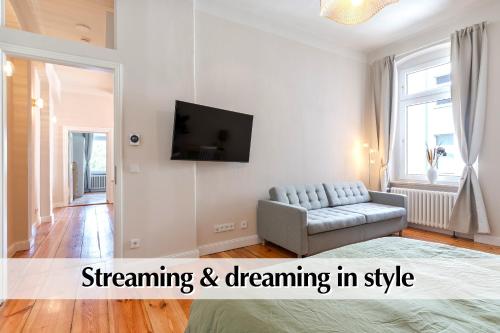 Calm City Escape - 75m2 Central Berlin Altbau-Apartment, 2BR, Smart-TV, Garden photo 17