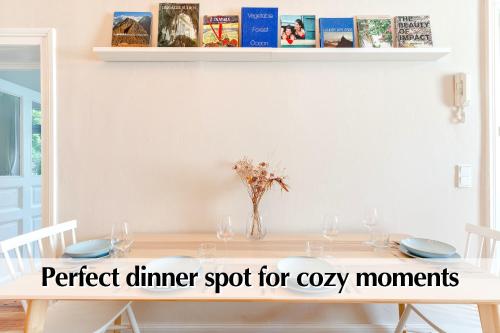 Calm City Escape - 75m2 Central Berlin Altbau-Apartment, 2BR, Smart-TV, Garden photo 13