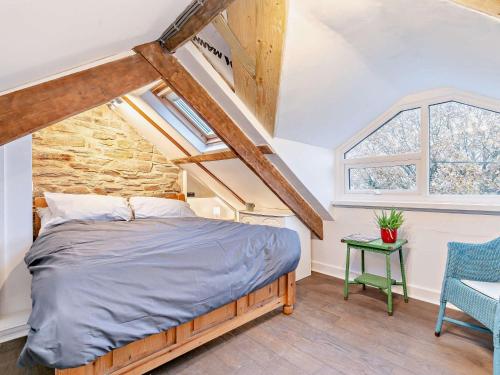 Ένα ή περισσότερα κρεβάτια σε δωμάτιο στο 2 Bed in Gunnislake 89580