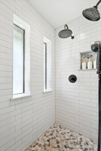 Galeriebild der Unterkunft 4BD 2BA Bohemian x Southern Getaway w Pool Cinema in Keller
