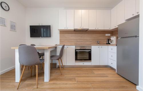 Awesome Apartment In Zadar With Swimming Pool