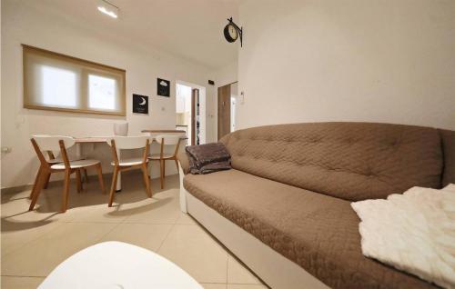 1 Bedroom Stunning Apartment In Bibinje