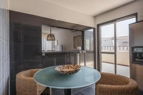 Portola Penthouse by YMR