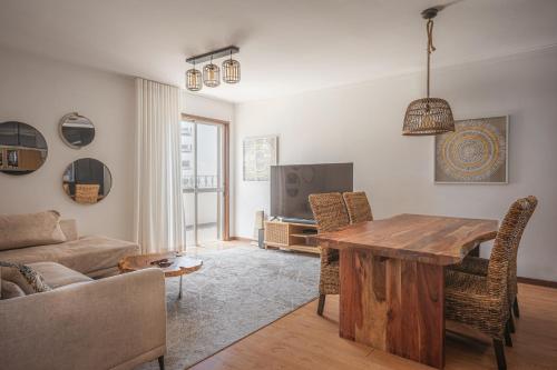 Portola Penthouse by YMR