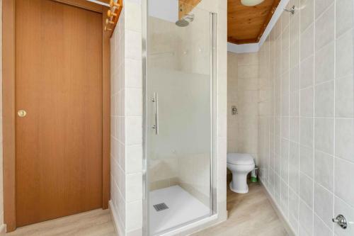 NEW! Stylish 3-Person Flat by Metro M3 & Sunny Balcony