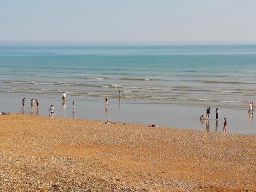 CENTRAL HOVE Large 2 bedroom Private residence with PARKING & BEACH HUT photo 28
