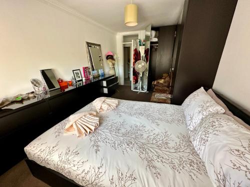 CENTRAL HOVE Large 2 bedroom Private residence with PARKING & BEACH HUT photo 10