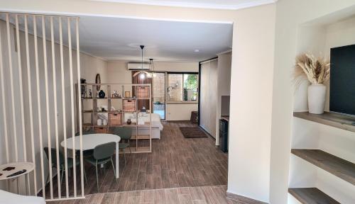 KyMa - Stylish Apartment in Kavala Old Town