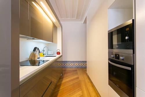 GuestReady - Sleek flat near Santa Justa Lift