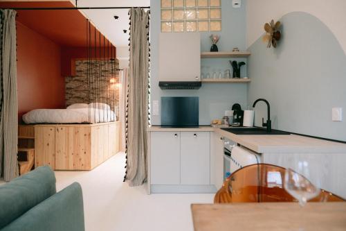 Køkken eller tekøkken på l'atelier de Georges-152