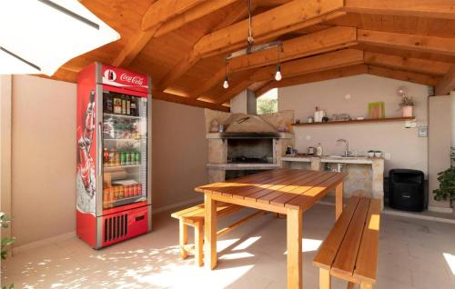1 Bedroom Stunning Apartment In Bibinje