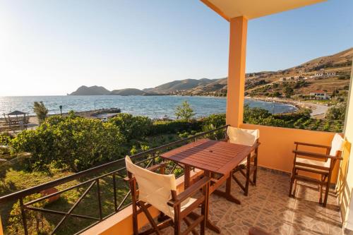 Gallery image of Akrogiali Apartments in Agios Ioannis Kaspaka