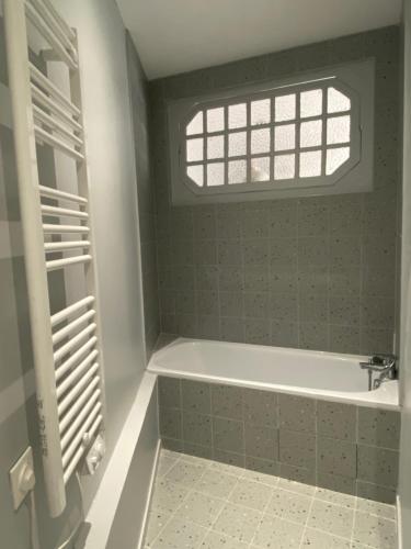 Les Lices tesisinde bir banyo