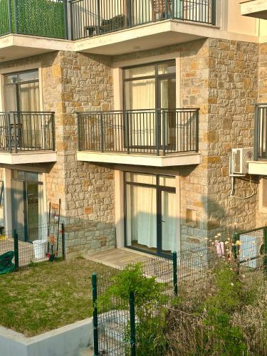 duplex 2 bedroom apartment with garden