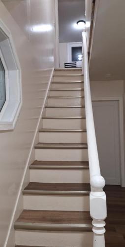Gallery image of second level apartment in North Sydney