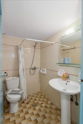 Bilik mandi di Sunrise Hotel & Apartments