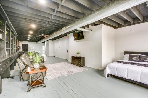 Gallery image of Walk to River and Shops Downtown Hannibal Loft in Hannibal