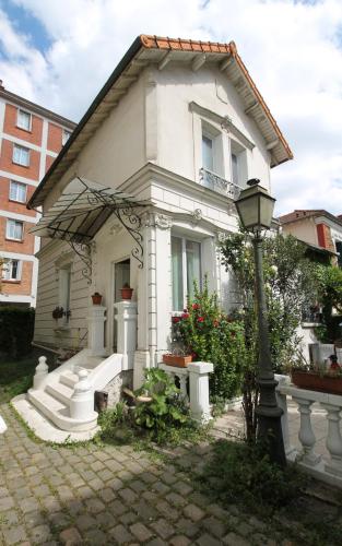 Gite Villa Fauvette 2 min to RER B train station