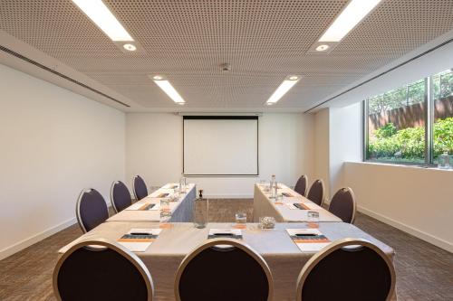 Espace de conférence ou salle de réunion dans l'établissement Onyria Marinha Cascais, Vignette Collection by IHG